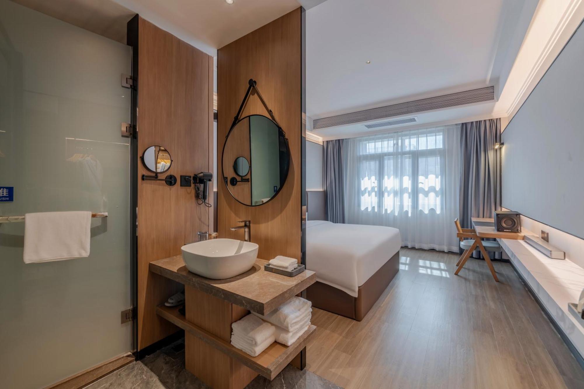 Luyue Hotel Movie Hotel Huaqiangbei Convention And Exhibition Center Branch Shenzhen Exterior photo