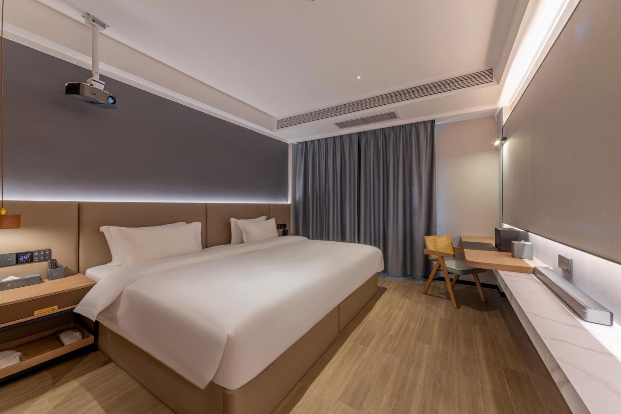 Luyue Hotel Movie Hotel Huaqiangbei Convention And Exhibition Center Branch Shenzhen Exterior photo