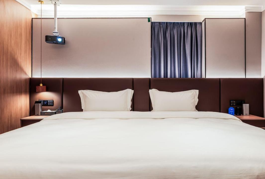 Luyue Hotel Movie Hotel Huaqiangbei Convention And Exhibition Center Branch Shenzhen Exterior photo